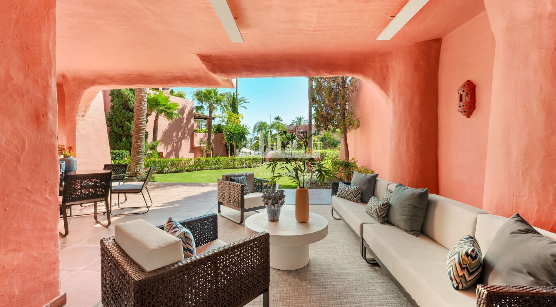 Amazing South facing 3 bedroom and 3-bathroom ground floor apartment