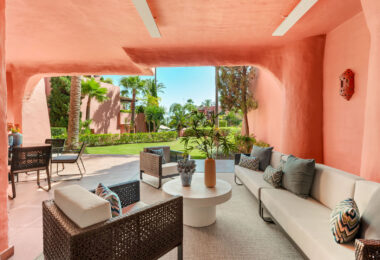 Amazing South facing 3 bedroom and 3-bathroom ground floor apartment