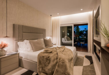 Amazing South facing 3 bedroom and 3-bathroom ground floor apartment
