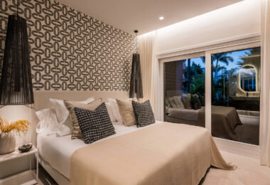 Amazing South facing 3 bedroom and 3-bathroom ground floor apartment