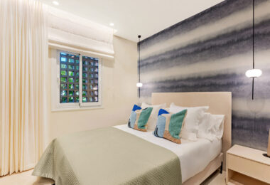 Amazing South facing 3 bedroom and 3-bathroom ground floor apartment