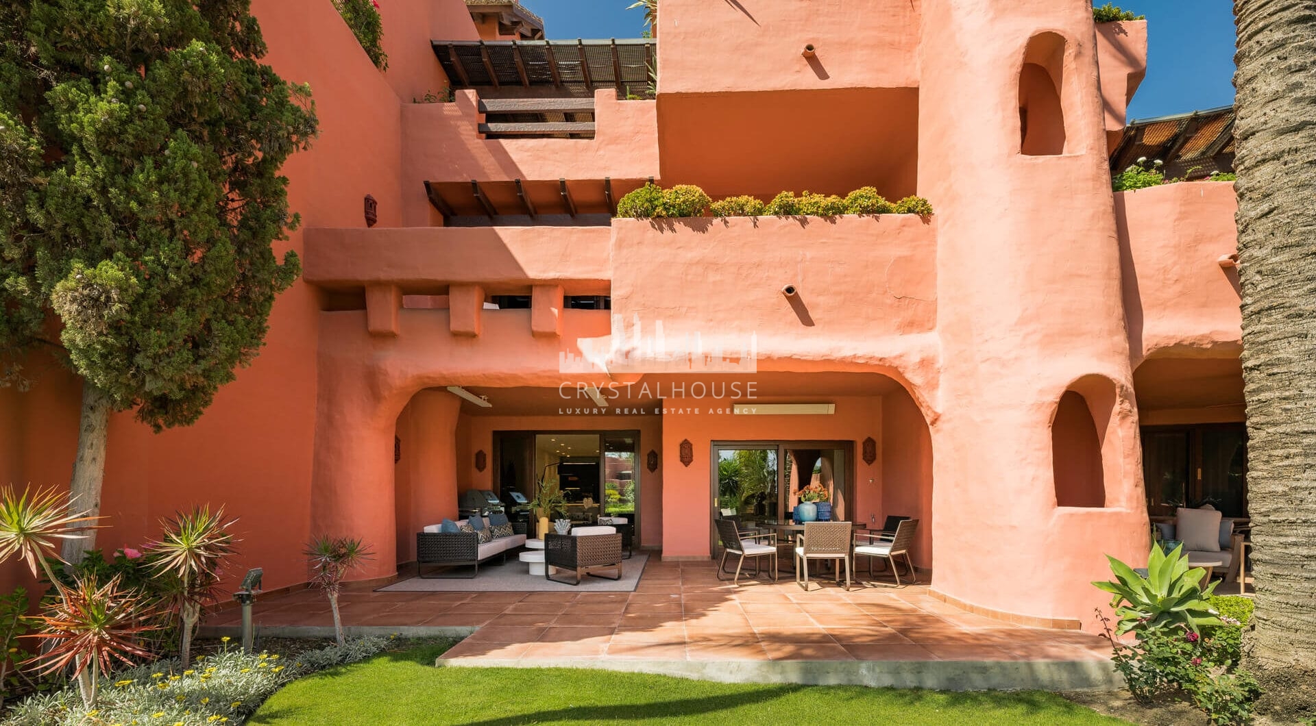 Amazing South facing 3 bedroom and 3-bathroom ground floor apartment