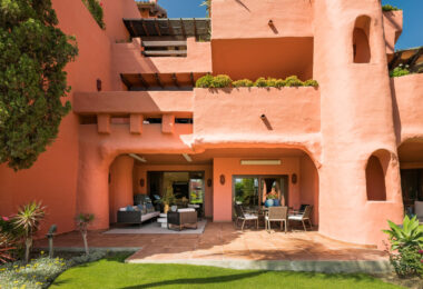 Amazing South facing 3 bedroom and 3-bathroom ground floor apartment