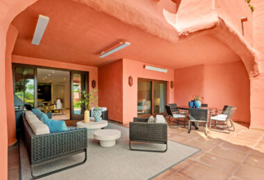 Amazing South facing 3 bedroom and 3-bathroom ground floor apartment