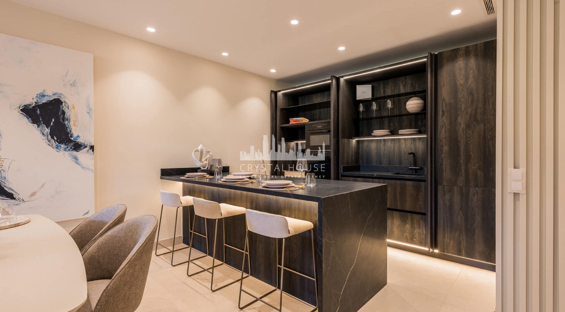 Amazing South facing 3 bedroom and 3-bathroom ground floor apartment