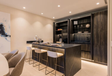 Amazing South facing 3 bedroom and 3-bathroom ground floor apartment