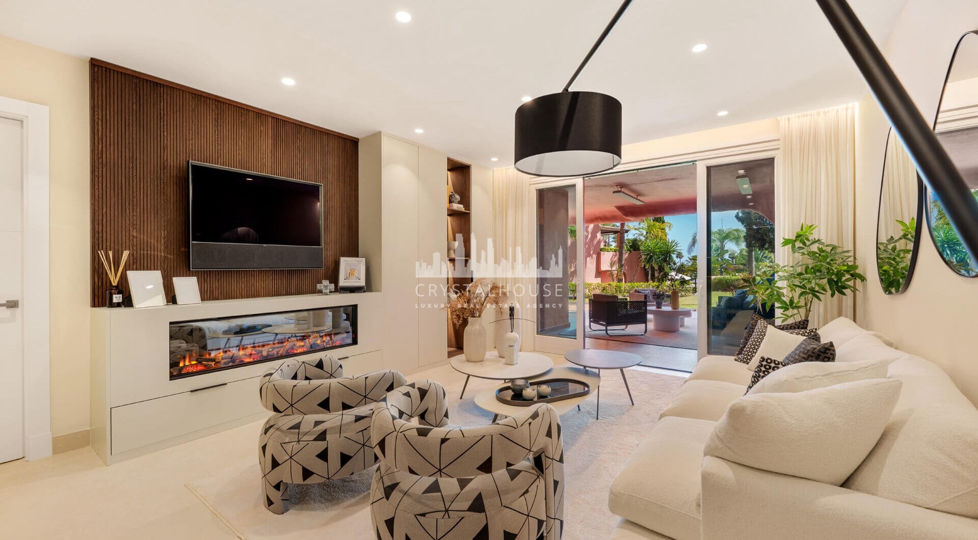 Amazing South facing 3 bedroom and 3-bathroom ground floor apartment