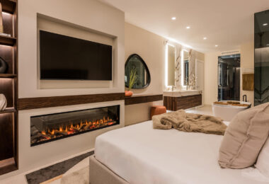 Amazing South facing 3 bedroom and 3-bathroom ground floor apartment