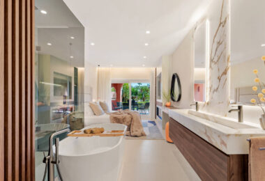 Amazing South facing 3 bedroom and 3-bathroom ground floor apartment