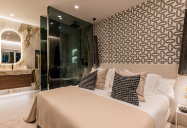 Amazing South facing 3 bedroom and 3-bathroom ground floor apartment