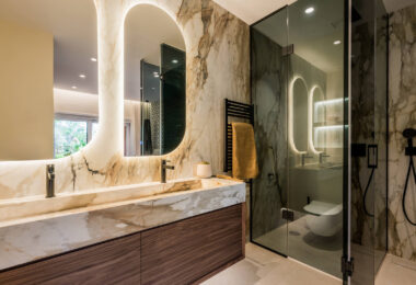 Amazing South facing 3 bedroom and 3-bathroom ground floor apartment