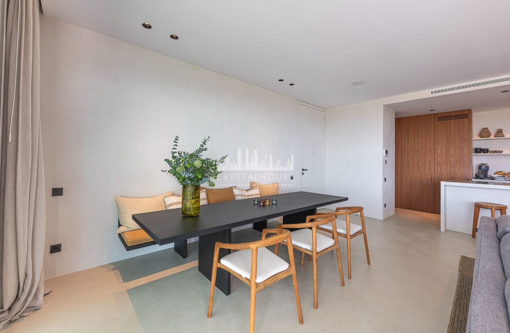 STUNNING CORNER MIDDLE FLOOR APARTMENT WITH PANORAMIC GOLF &amp; SEA VIEWS