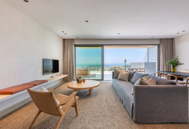 STUNNING CORNER MIDDLE FLOOR APARTMENT WITH PANORAMIC GOLF &amp; SEA VIEWS