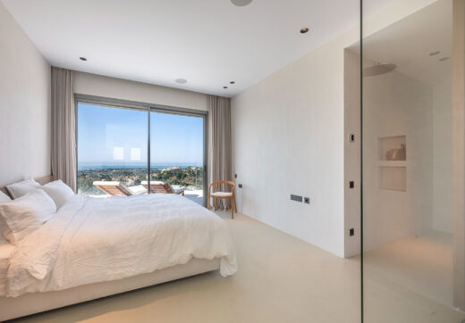 STUNNING CORNER MIDDLE FLOOR APARTMENT WITH PANORAMIC GOLF &amp; SEA VIEWS