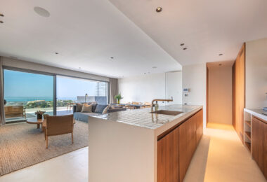 STUNNING CORNER MIDDLE FLOOR APARTMENT WITH PANORAMIC GOLF &amp; SEA VIEWS