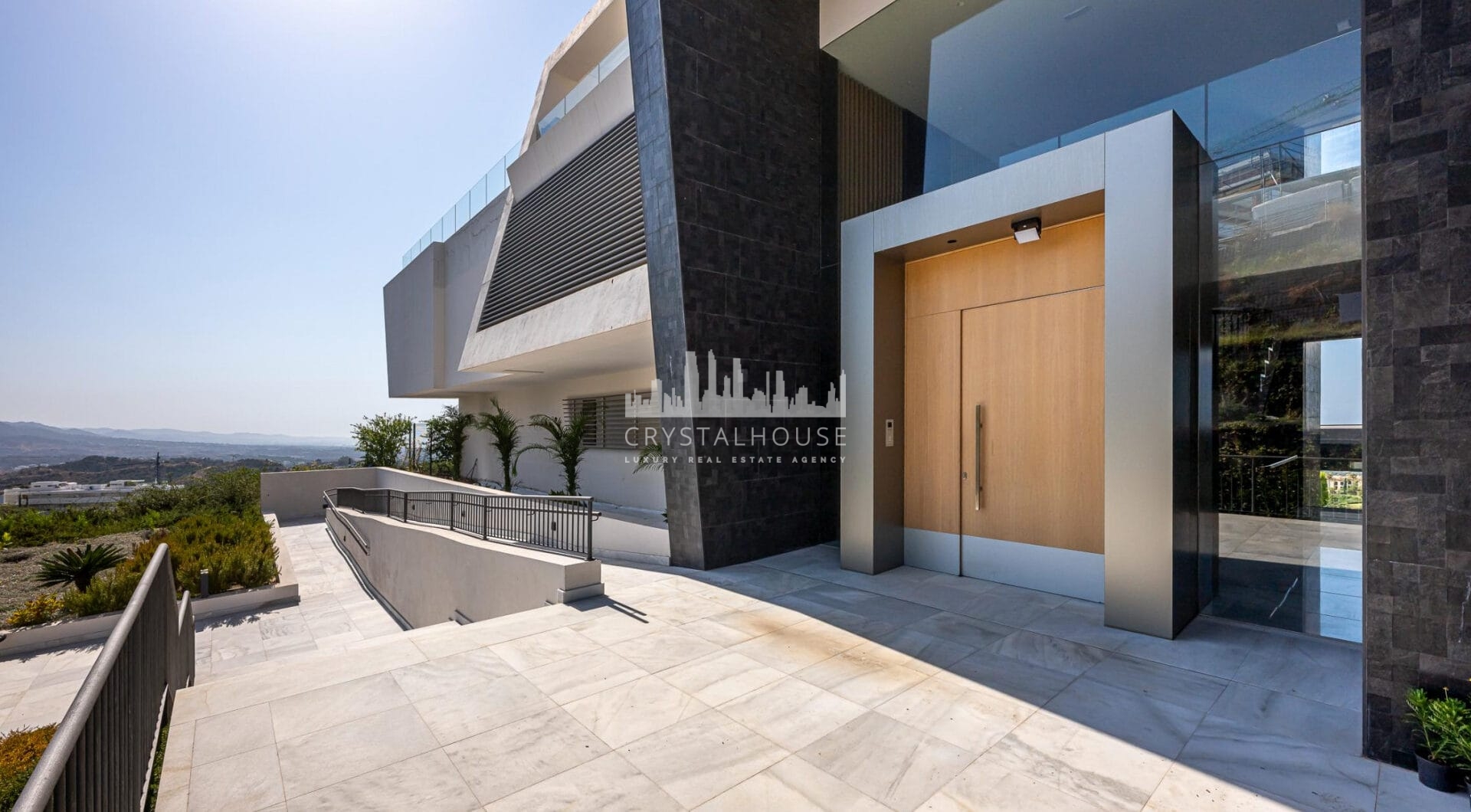 STUNNING CORNER MIDDLE FLOOR APARTMENT WITH PANORAMIC GOLF &amp; SEA VIEWS