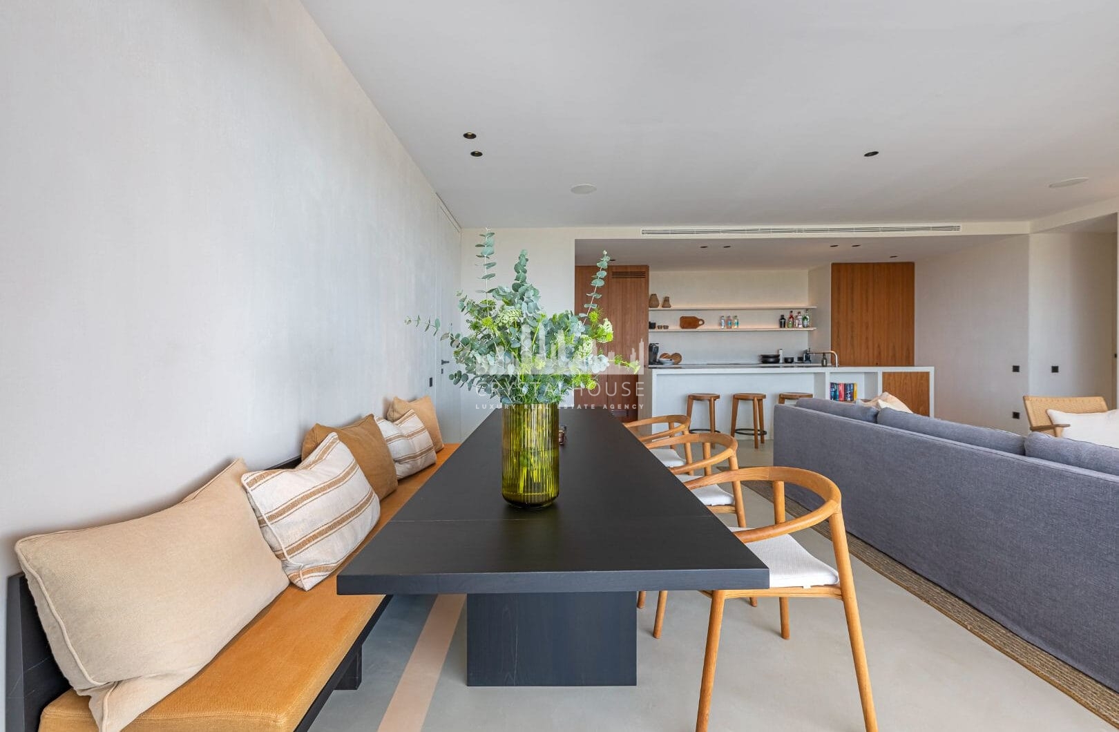 STUNNING CORNER MIDDLE FLOOR APARTMENT WITH PANORAMIC GOLF &amp; SEA VIEWS