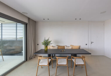 STUNNING CORNER MIDDLE FLOOR APARTMENT WITH PANORAMIC GOLF &amp; SEA VIEWS