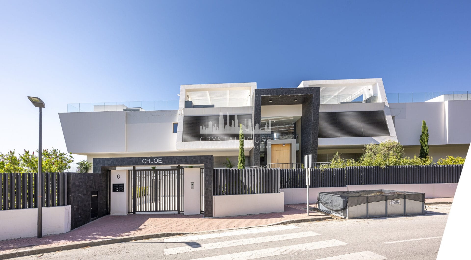 STUNNING CORNER MIDDLE FLOOR APARTMENT WITH PANORAMIC GOLF &amp; SEA VIEWS
