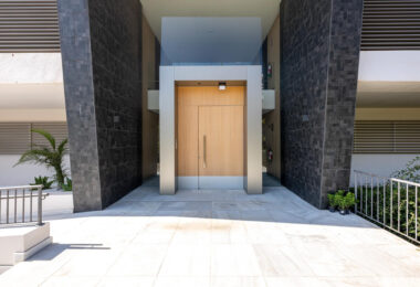 STUNNING CORNER MIDDLE FLOOR APARTMENT WITH PANORAMIC GOLF &amp; SEA VIEWS