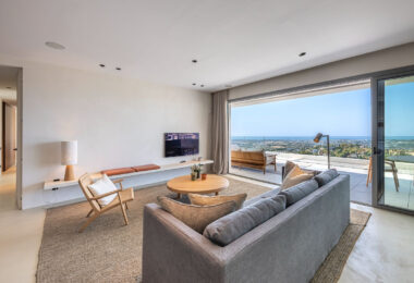 STUNNING CORNER MIDDLE FLOOR APARTMENT WITH PANORAMIC GOLF &amp; SEA VIEWS