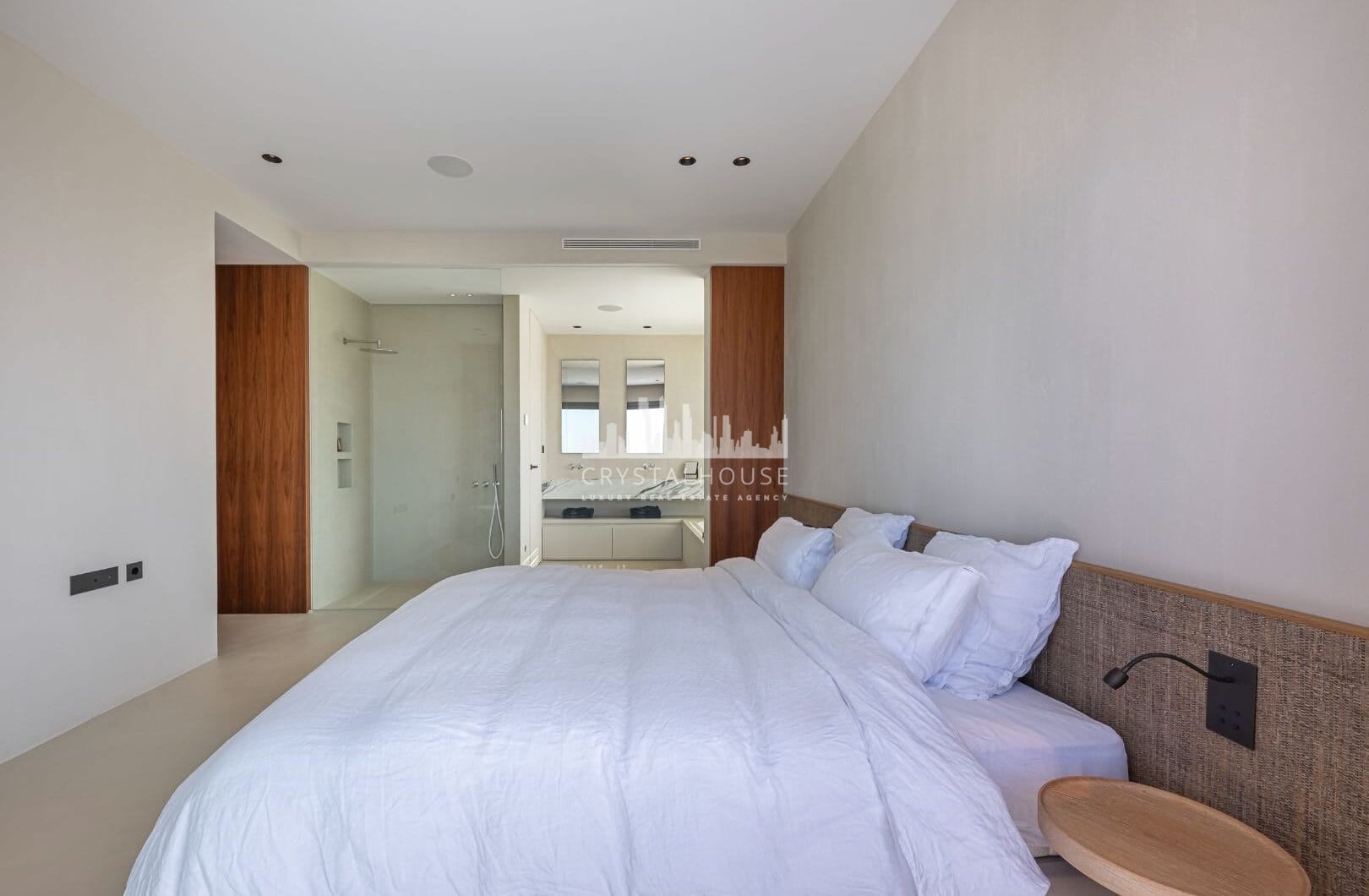STUNNING CORNER MIDDLE FLOOR APARTMENT WITH PANORAMIC GOLF &amp; SEA VIEWS