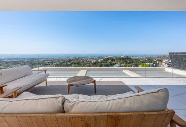 STUNNING CORNER MIDDLE FLOOR APARTMENT WITH PANORAMIC GOLF &amp; SEA VIEWS
