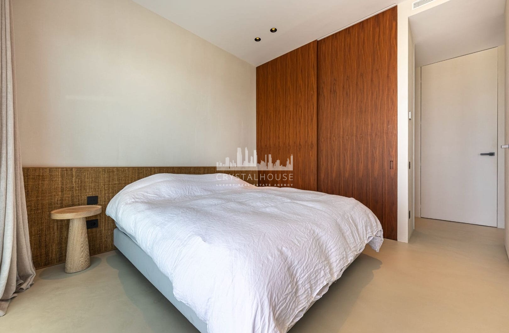 STUNNING CORNER MIDDLE FLOOR APARTMENT WITH PANORAMIC GOLF &amp; SEA VIEWS