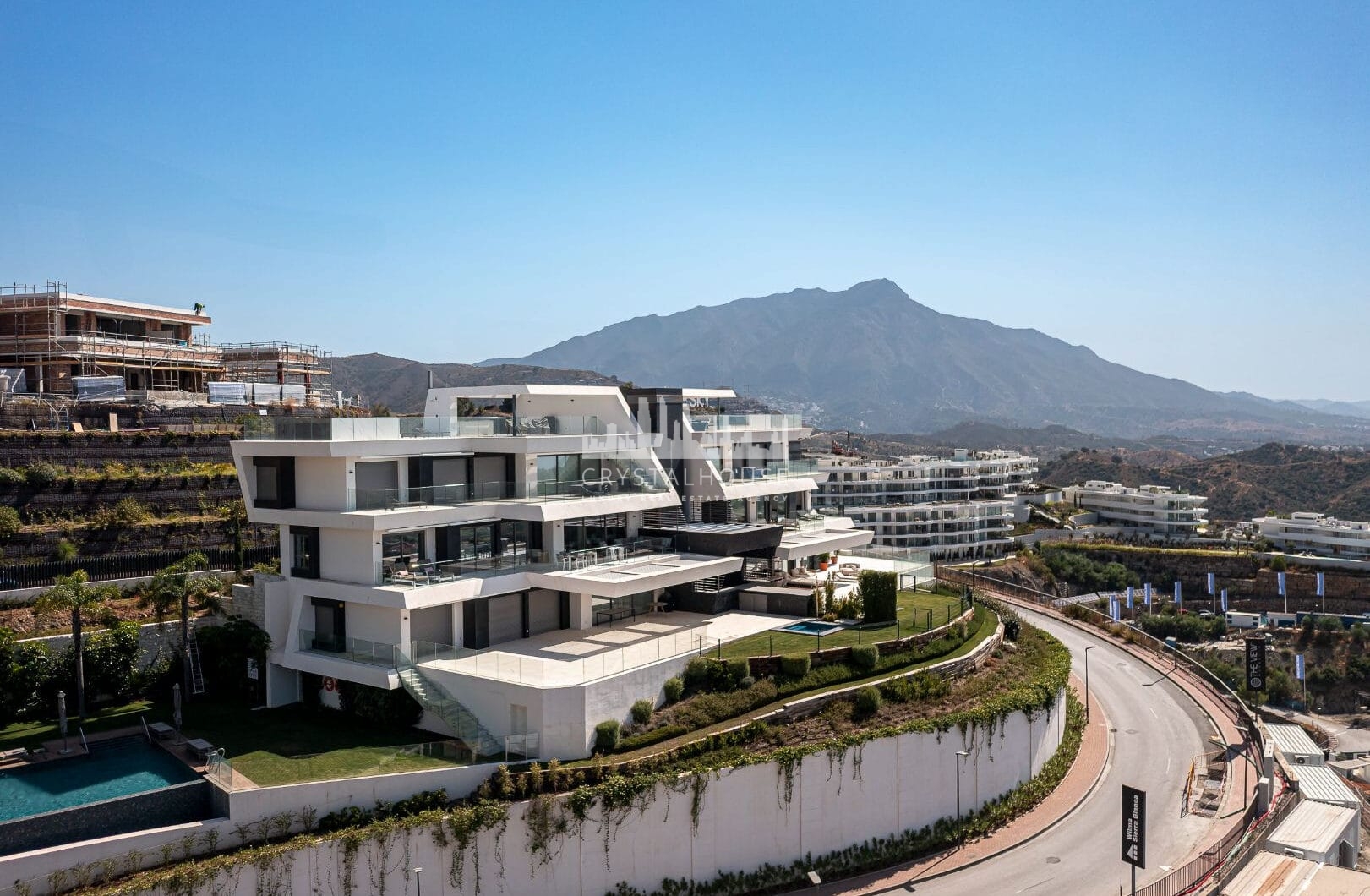 STUNNING CORNER MIDDLE FLOOR APARTMENT WITH PANORAMIC GOLF &amp; SEA VIEWS