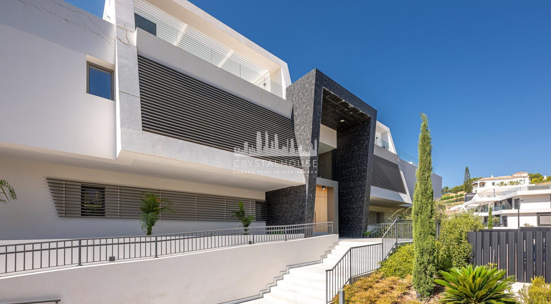 STUNNING CORNER MIDDLE FLOOR APARTMENT WITH PANORAMIC GOLF &amp; SEA VIEWS