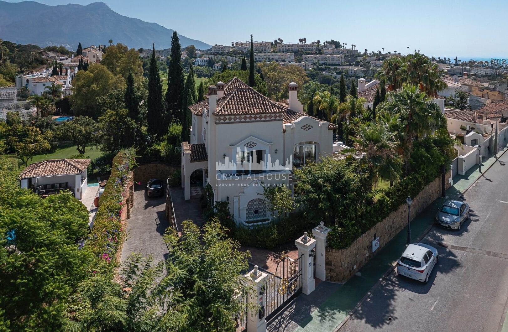 Villa Penati - Andalucian villa with 24h security