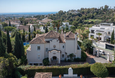 Villa Penati - Andalucian villa with 24h security