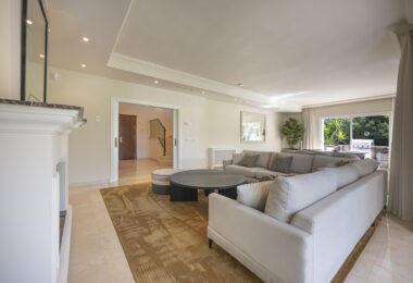 Villa Penati - Andalucian villa with 24h security