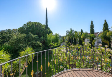 Villa Penati - Andalucian villa with 24h security