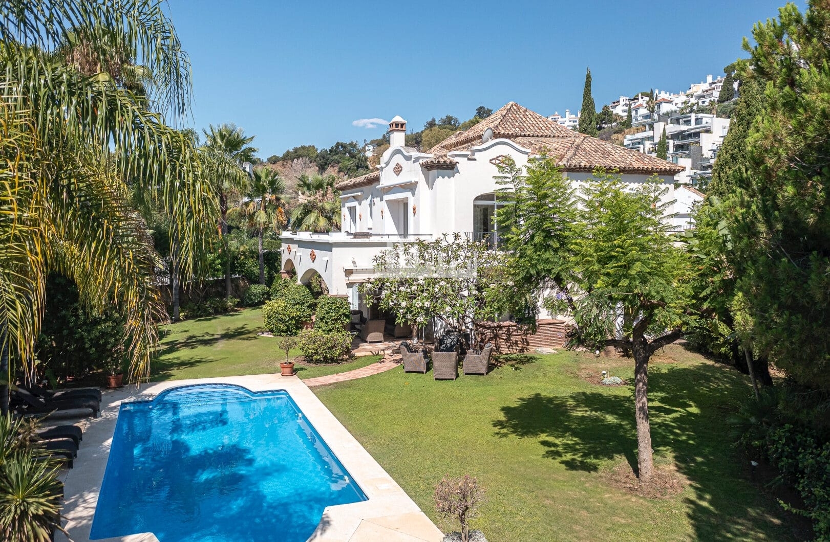 Villa Penati - Andalucian villa with 24h security