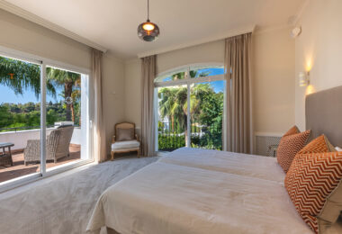 Villa Penati - Andalucian villa with 24h security