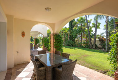 Villa Penati - Andalucian villa with 24h security