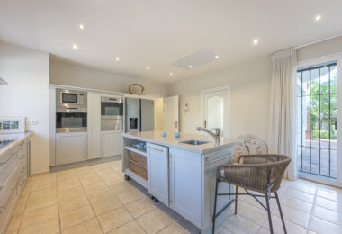 Villa Penati - Andalucian villa with 24h security