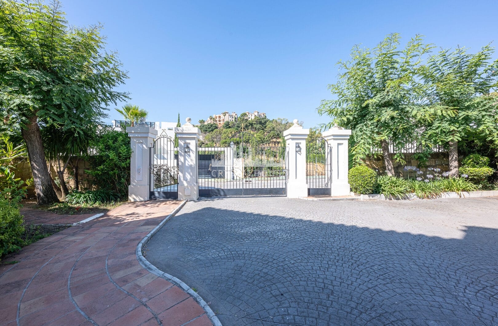 Villa Penati - Andalucian villa with 24h security