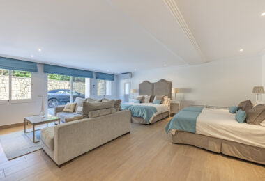 Villa Penati - Andalucian villa with 24h security