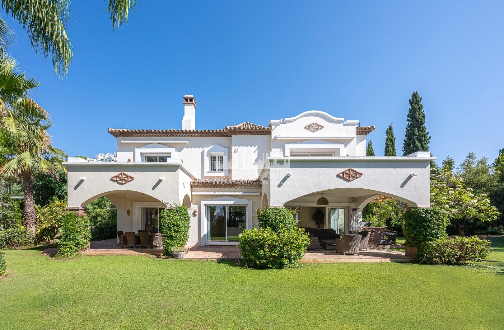 Villa Penati - Andalucian villa with 24h security