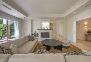 Villa Penati - Andalucian villa with 24h security