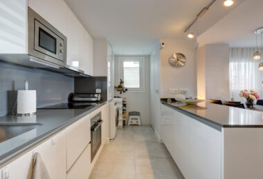 Stylish 3-Bed Corner Ground Floor Apartment with Spectacular Sea Views in Doña Julia