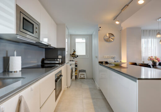 Stylish 3-Bed Corner Ground Floor Apartment with Spectacular Sea Views in Doña Julia
