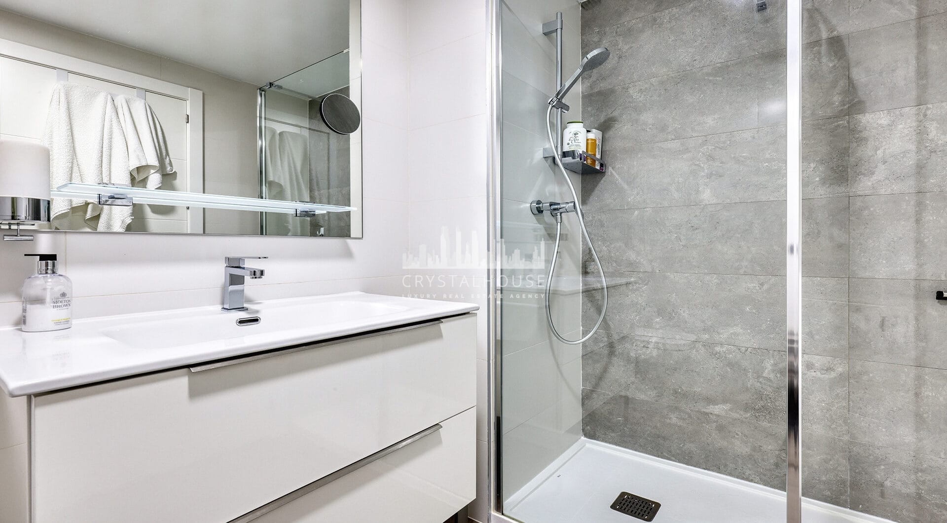 Stylish 3-Bed Corner Ground Floor Apartment with Spectacular Sea Views in Doña Julia