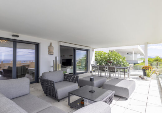 Stylish 3-Bed Corner Ground Floor Apartment with Spectacular Sea Views in Doña Julia