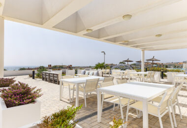 Stylish 3-Bed Corner Ground Floor Apartment with Spectacular Sea Views in Doña Julia