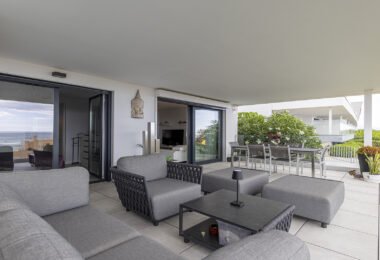 Stylish 3-Bed Corner Ground Floor Apartment with Spectacular Sea Views in Doña Julia