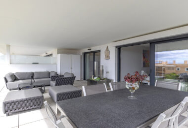 Stylish 3-Bed Corner Ground Floor Apartment with Spectacular Sea Views in Doña Julia
