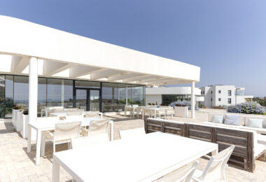 Stylish 3-Bed Corner Ground Floor Apartment with Spectacular Sea Views in Doña Julia